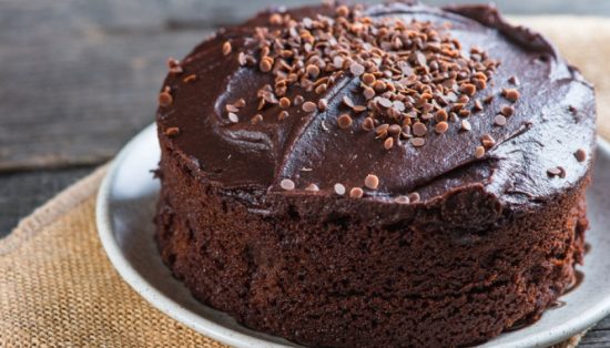 Bolo de Chocolate com Cobertura 